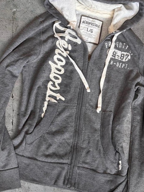 Aeropostale Tops - Aeropostale Vintage Y2K Grey Zip Hoodie